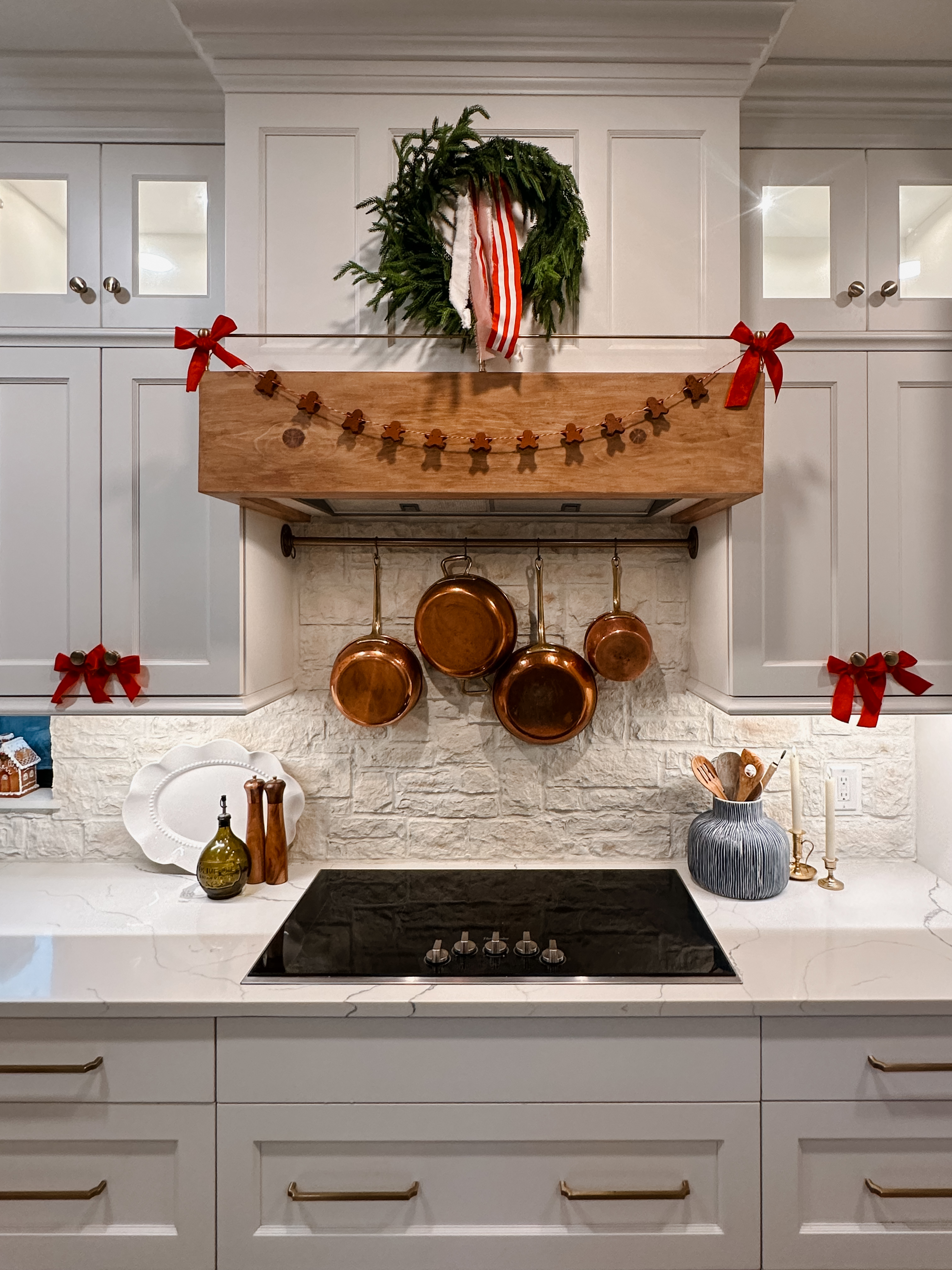 DIY Cinnamon Applesauce Garland: The Holiday Craft You Need This Year!